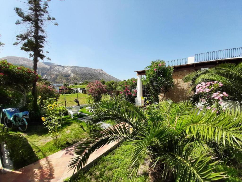 Garden & Sea Villa Vulcano  Buitenkant foto