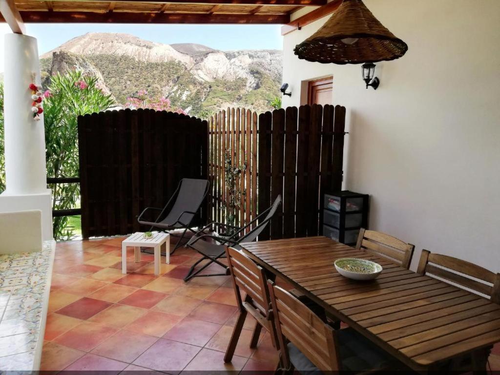 Garden & Sea Villa Vulcano  Buitenkant foto