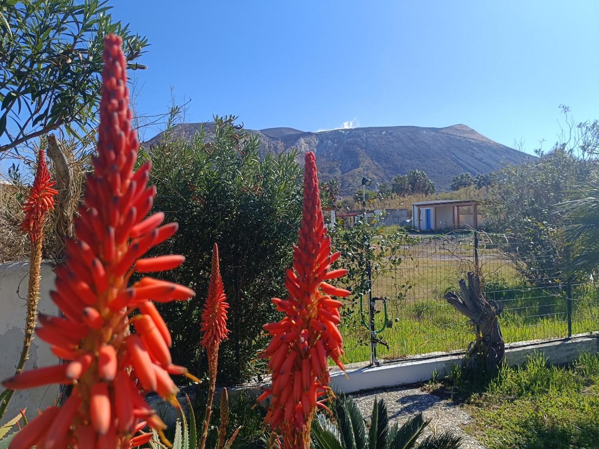 Garden & Sea Villa Vulcano  Buitenkant foto